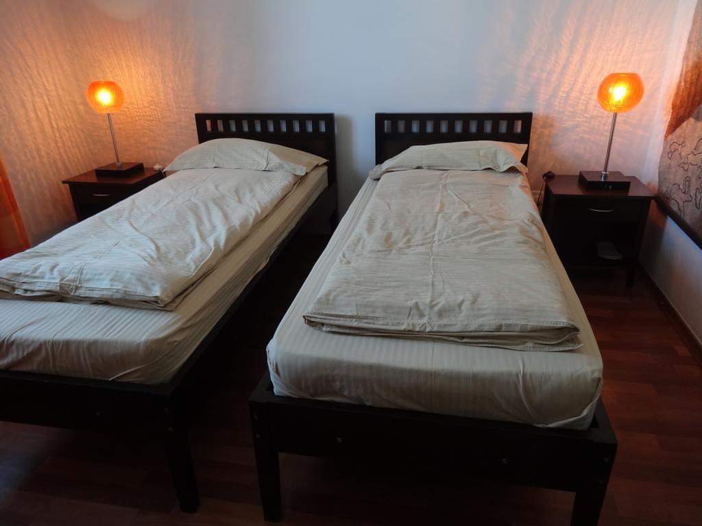 Amir Hotel Karakol Rum bild